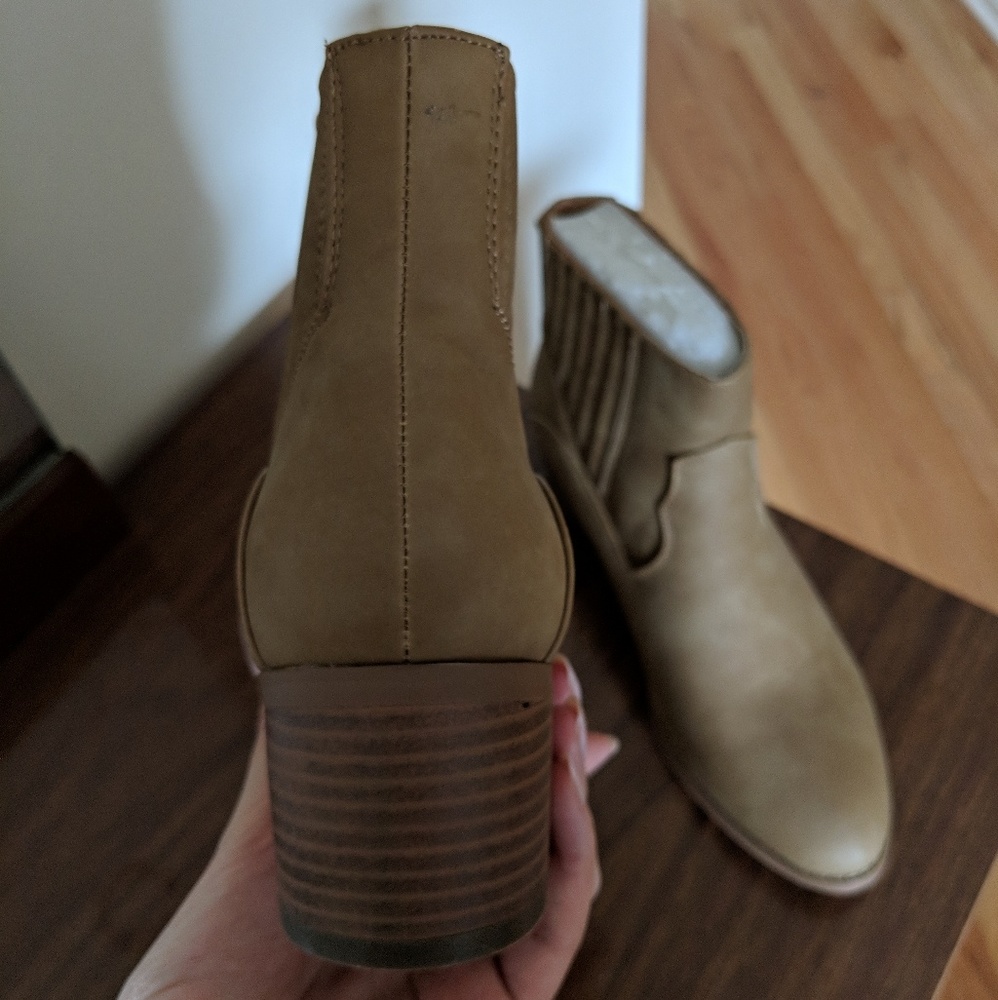 Tan booties - Picture 4 of 5